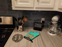 Load image into Gallery viewer, Weimaraner Hippie Dawg Oven Mitt