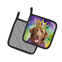 Load image into Gallery viewer, Chesapeake Bay Retriever King of Mardi Gras Pot Holders - Set of 2 Decorative Kitchen Helpers | Made in the USA