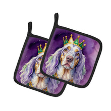 Load image into Gallery viewer, English Setter King of Mardi Gras Pot Holders - Set of 2 Decorative Kitchen Helpers | Made in the USA