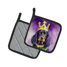 Load image into Gallery viewer, Gordon Setter King of Mardi Gras Pot Holders - Set of 2 Decorative Kitchen Helpers | Made in the USA