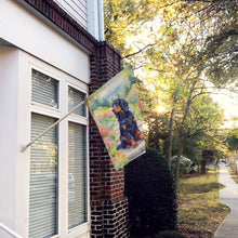 Load image into Gallery viewer, Gordon Setter Spring Path House Flag