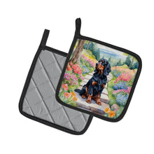 Load image into Gallery viewer, Gordon Setter Spring Path Pot Holders - Set of 2 Decorative Kitchen Helpers | Made in the USA