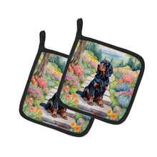 Load image into Gallery viewer, Gordon Setter Spring Path Pot Holders - Set of 2 Decorative Kitchen Helpers | Made in the USA