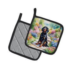 Load image into Gallery viewer, Gordon Setter Spring Path Pot Holders - Set of 2 Decorative Kitchen Helpers | Made in the USA