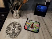 Load image into Gallery viewer, Irish Setter Spring Path Pot Holders - Set of 2 Decorative Kitchen Helpers | Made in the USA
