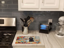 Load image into Gallery viewer, Decorating Easter Gordon Setter Glass Cutting Boards – Durable, Decorative Kitchen Art