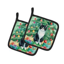 Load image into Gallery viewer, Chantilly Tiffany Cat By the Christmas Tree Pot Holders - Set of 2 Decorative Kitchen Helpers | Made in the USA
