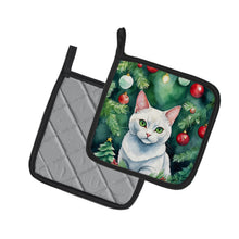 Load image into Gallery viewer, Khao Manee Cat By the Christmas Tree Pot Holders - Set of 2 Decorative Kitchen Helpers | Made in the USA