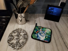 Load image into Gallery viewer, Ojos Azules Cat By the Christmas Tree Pot Holders - Set of 2 Decorative Kitchen Helpers | Made in the USA