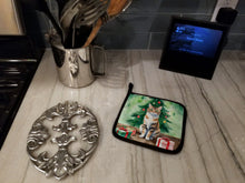 Load image into Gallery viewer, Owyhee Bob Cat By the Christmas Tree Pot Holders - Set of 2 Decorative Kitchen Helpers | Made in the USA