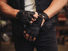 Load image into Gallery viewer, Men's Tough Deer Skin Fingerless Glove