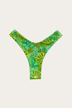 Load image into Gallery viewer, Kiwi Capri Bottom