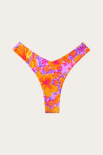 Load image into Gallery viewer, Hibiscus Capri Bottom