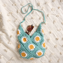 Load image into Gallery viewer, Daisies Crochet Tote Bag  | Everyday Nature-themed Bag | 11" x 13"