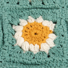 Load image into Gallery viewer, Daisies Crochet Tote Bag  | Everyday Nature-themed Bag | 11" x 13"