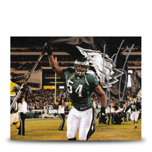 Load image into Gallery viewer, Jeremiah Trotter, Sr. Flag Philadelphia Eagles Autographed 16" x 20" Football Photo