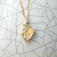 Load image into Gallery viewer, 1.745ct Eternal Flame Mexican Fire Opal Diamond Necklace 18K Yellow Gold