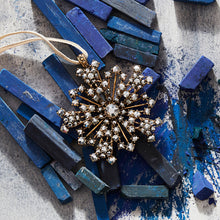 Load image into Gallery viewer, Sparkle snowflake hanging ornament boxed set