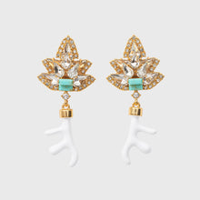 Load image into Gallery viewer, Coral starburst earrings