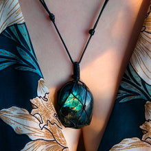 Load image into Gallery viewer, Magic &amp; Mystery Heart Of Dragon Necklace