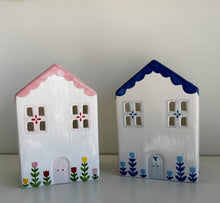 Load image into Gallery viewer, Tulip Fever Scalloped House Vase/Container