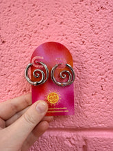 Load image into Gallery viewer, Swirl Hoops