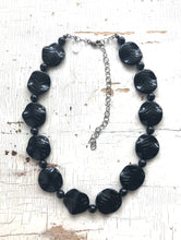 Load image into Gallery viewer, Black Carved Leaves Beaded Marco Necklace
