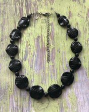 Load image into Gallery viewer, Black Carved Leaves Beaded Marco Necklace