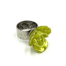 Load image into Gallery viewer, Flower Mini Corsage Cocktail Ring