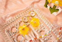 Load image into Gallery viewer, Colorful Flower Charms