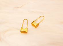 Load image into Gallery viewer, Safety Pin Titanium Earrings