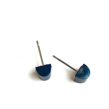 Load image into Gallery viewer, Navy Blue Beveled Vintage Glass Studs