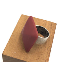 Load image into Gallery viewer, Velvet Square Cocktail Ring