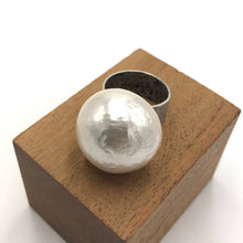 Load image into Gallery viewer, Vintage White Cotton Pearl Cocktail Ring