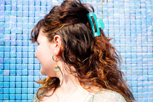 Load image into Gallery viewer, Arca Shell Earrings