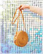 Load image into Gallery viewer, Pastel Shell Beaded Bag Charm