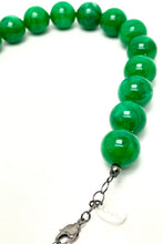 Load image into Gallery viewer, Emerald Green Marbled Lucite Bead Marco Necklace