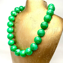 Load image into Gallery viewer, Emerald Green Marbled Lucite Bead Marco Necklace