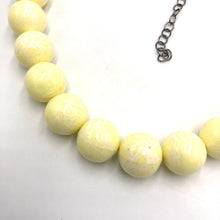 Load image into Gallery viewer, Soft Yellow Crackle Marco Necklace