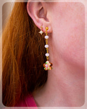 Load image into Gallery viewer, Dramatic Daisies Earrings