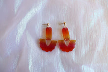 Load image into Gallery viewer, Cutie Scalloped Earrings