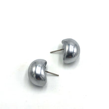 Load image into Gallery viewer, Curled Bud Stud Earrings