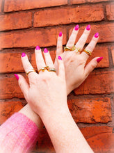 Load image into Gallery viewer, Chunky Heart Titanium Ring