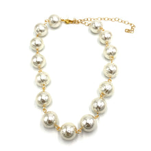 Load image into Gallery viewer, Wrinkled Pearls Amelia Necklace