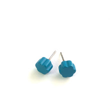 Load image into Gallery viewer, Turquoise Deco Daisy Stud Earrings