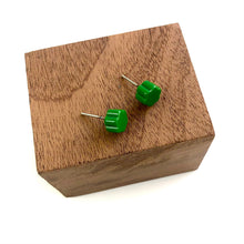Load image into Gallery viewer, Apple Green Deco Daisy Studs