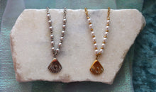 Load image into Gallery viewer, Pearl Sparkly Shell Titanium Necklace