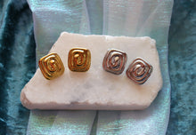 Load image into Gallery viewer, Titanium Chunky Spiral Studs