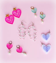 Load image into Gallery viewer, Acrylic Heart Pearl Drop Earrings