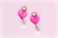 Load image into Gallery viewer, Acrylic Heart Pearl Drop Earrings